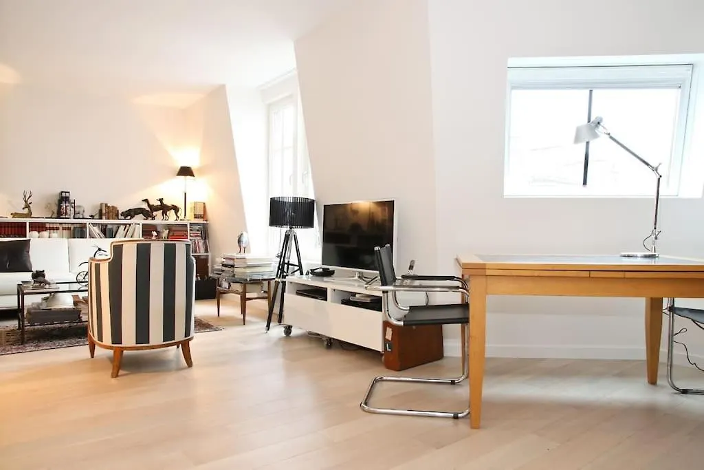Apartment Sous Les Toits Paris