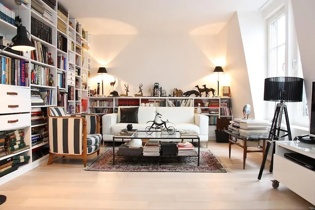 Sous Les Toits Apartment